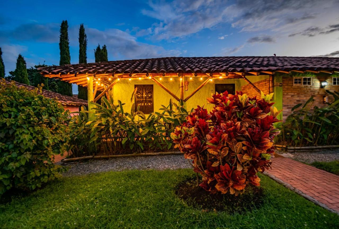 Hotel Campestre Solar De La Luna Albania  Extérieur photo