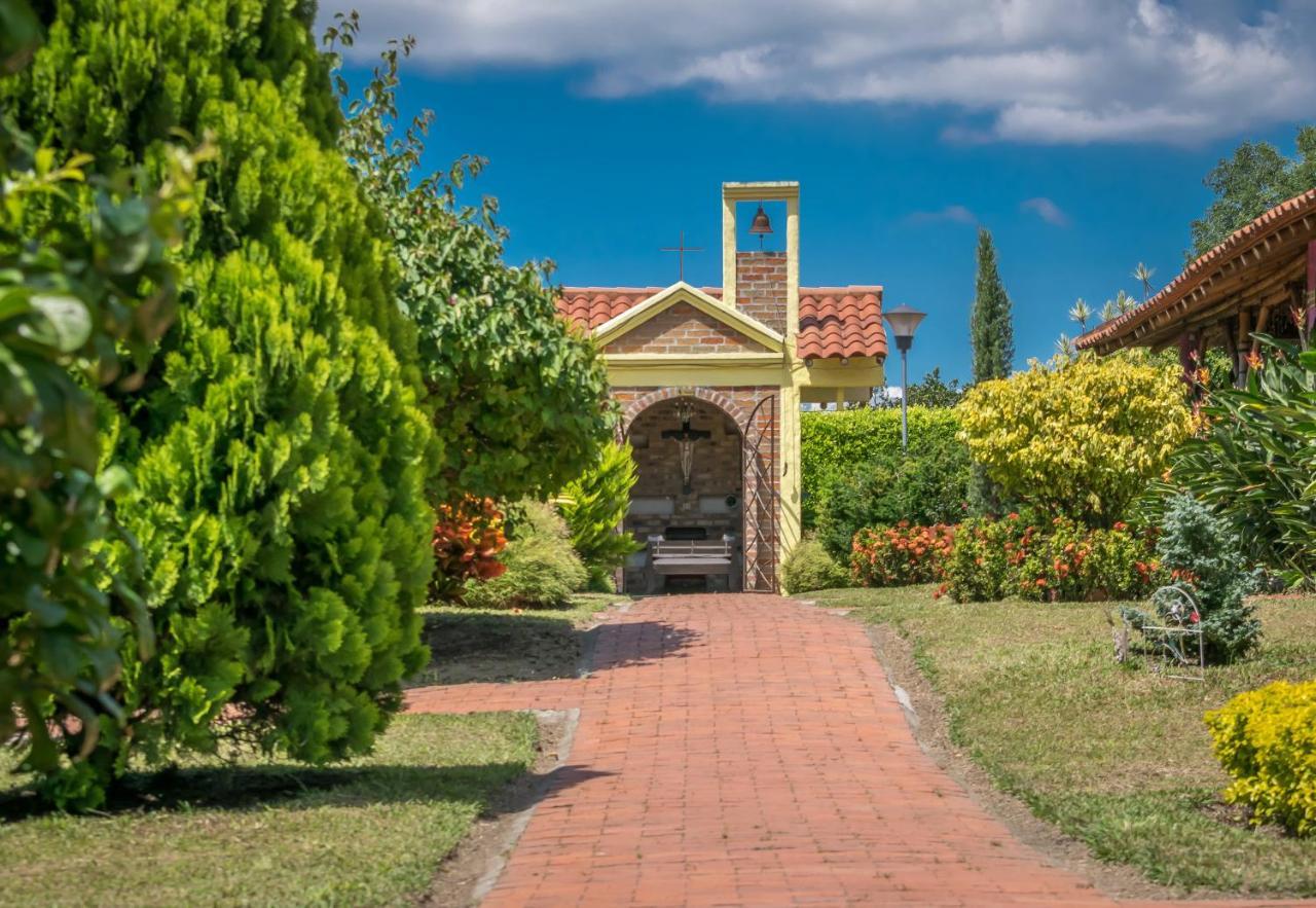 Hotel Campestre Solar De La Luna Albania  Extérieur photo