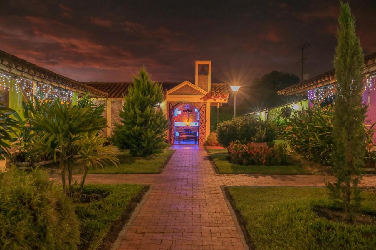 Hotel Campestre Solar De La Luna Albania  Extérieur photo