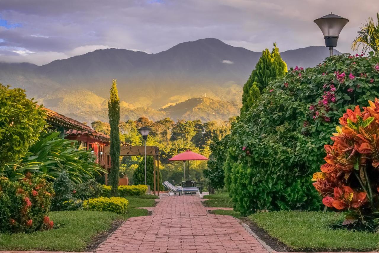 Hotel Campestre Solar De La Luna Albania  Extérieur photo