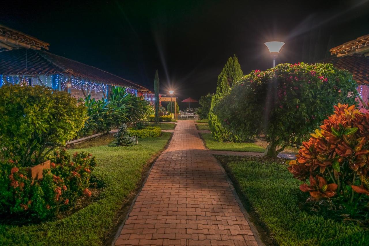 Hotel Campestre Solar De La Luna Albania  Extérieur photo